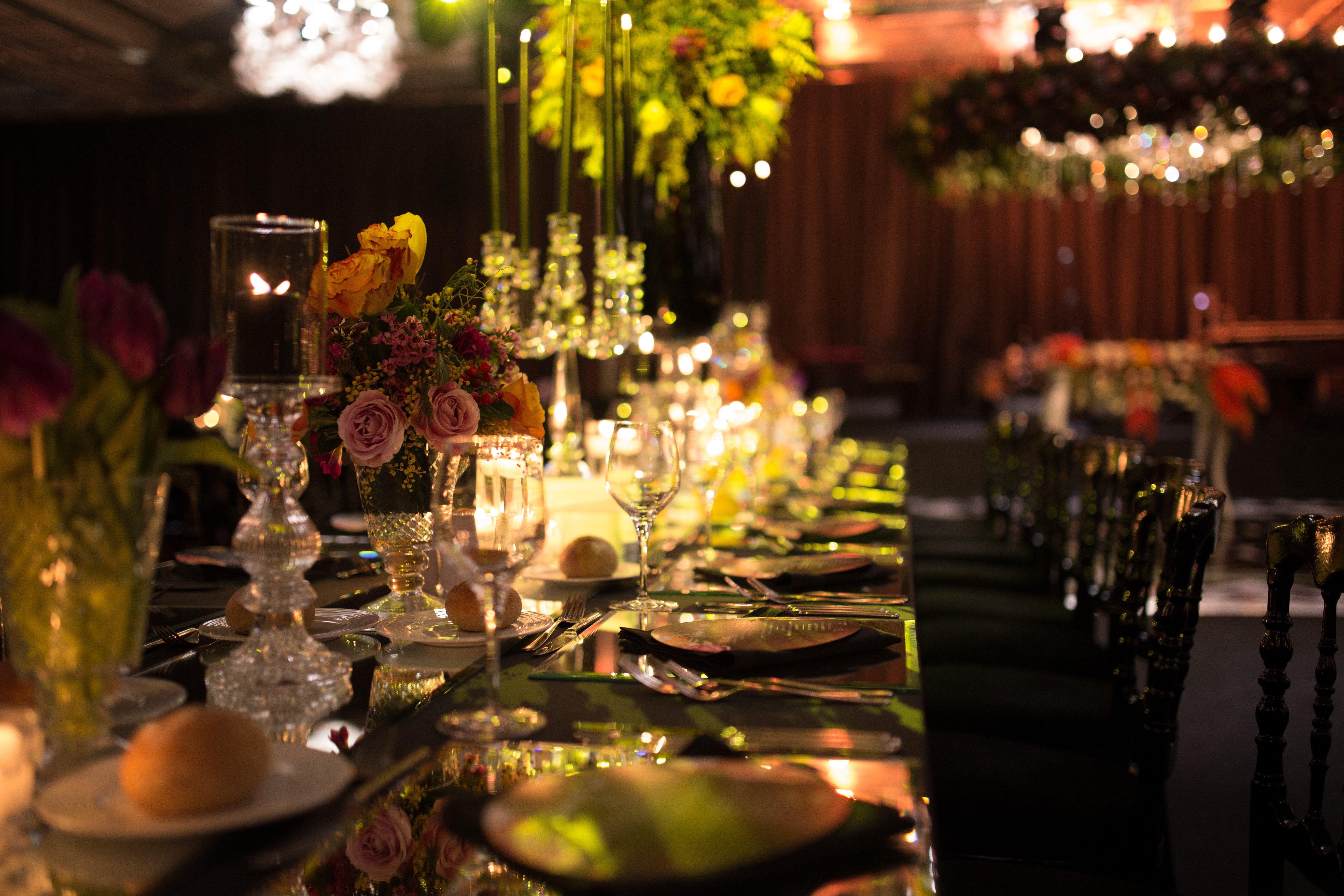 Crowne Plaza Bursa Convention Center & Thermal Spa By Ihg Exterior photo A table set for a formal dinner
